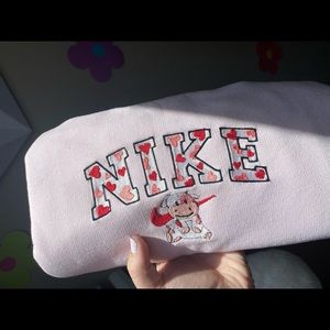 N!Ke Cow Embroidery Crewneck